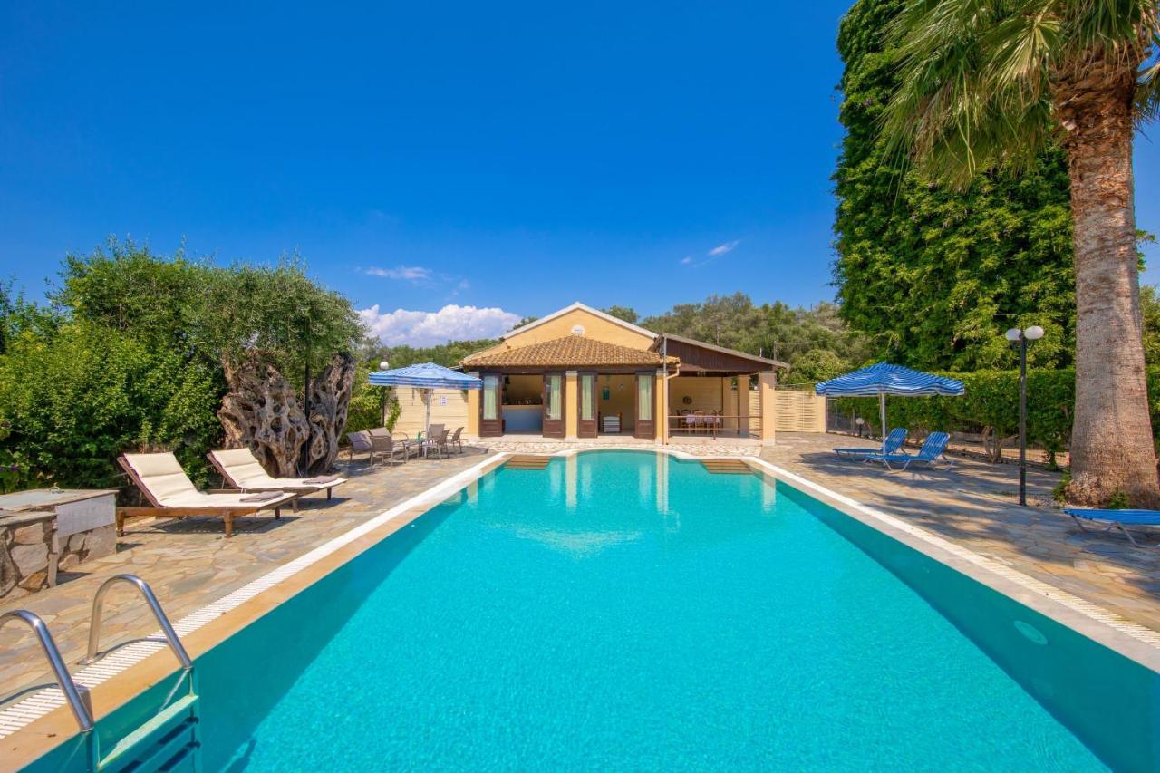 Villa Lianolia Peritheia Eksteriør bilde