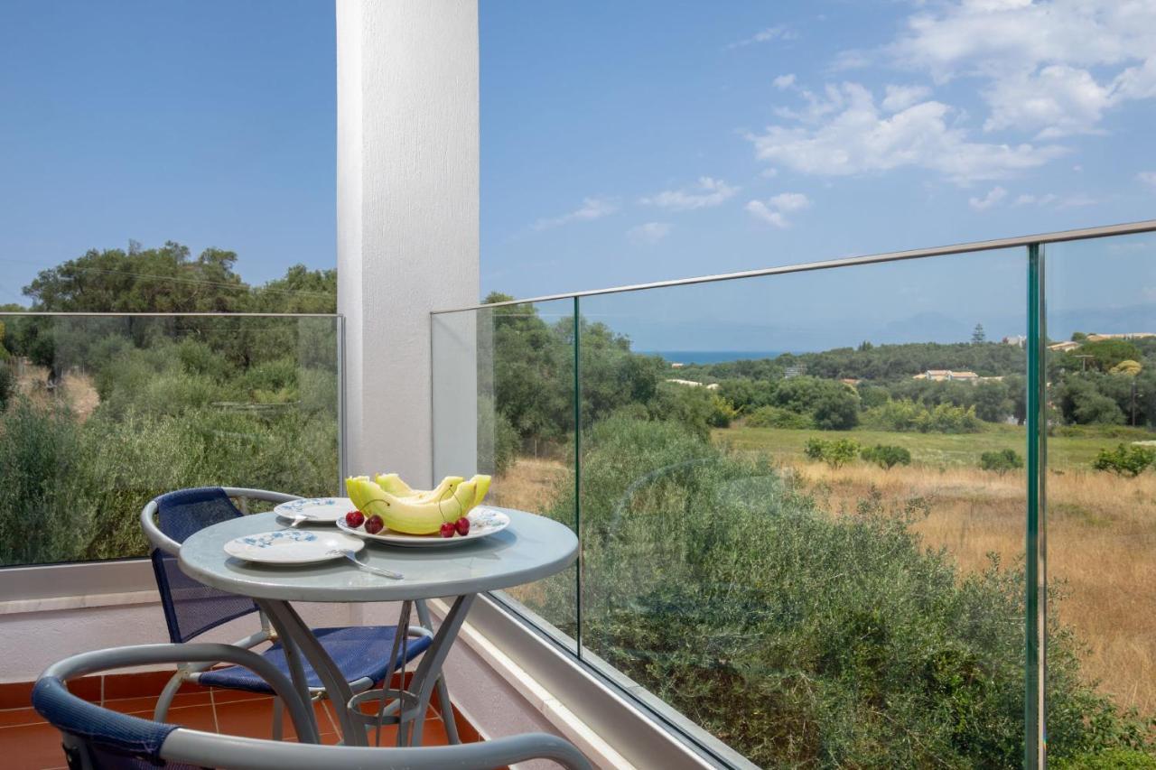 Villa Lianolia Peritheia Eksteriør bilde